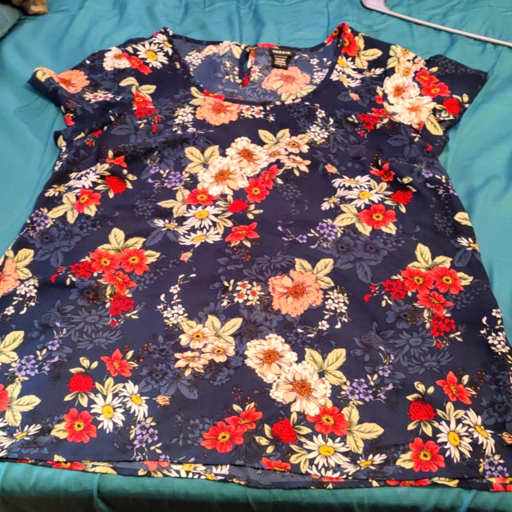 Torrid near sheer floral blouse size 1